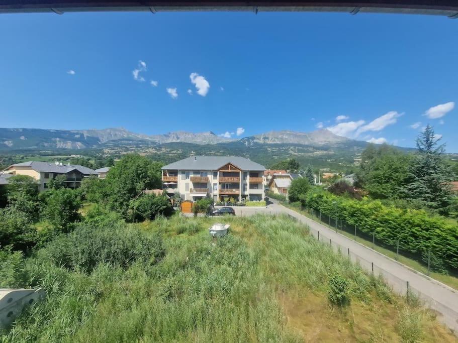 Superbe T2 Duplex Vue Sur Les Montagnes Apartment Chorges Exterior foto