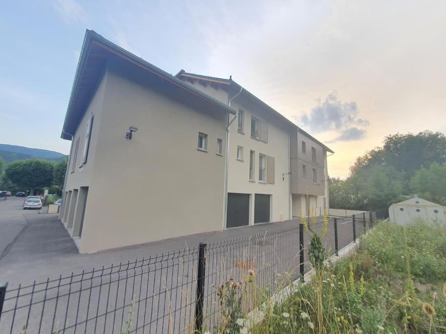 Superbe T2 Duplex Vue Sur Les Montagnes Apartment Chorges Exterior foto